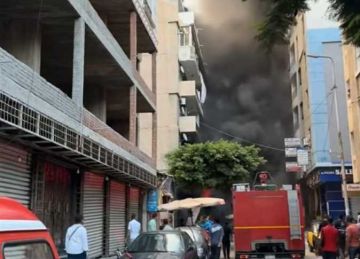 حريق يلتهم معرض دراجات نارية في الإسكندرية (صور)