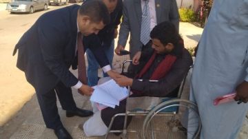 مديرية العمل بجنوب سيناء تسلم 10 عقود عمل لذوي الهمم في بث مباشر مع وزير العمل