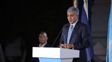 مواجهة ساخنة .. عمرو أديب ينفي تصريحات وزير الآثار على الهواء مواجهة ساخنة .. عمرو أديب ينفي تصريحات وزير الآثار على الهواء