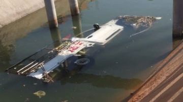 إصابة 9 أشخاص في انقلاب سيارة ربع نقل بالشرقية