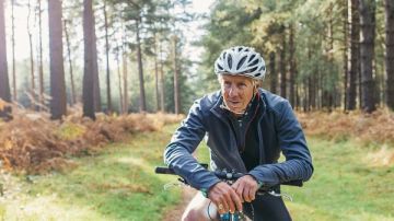 التغذية والحركة .. وصفة ذهبية لحياة أطول وأكثر صحة في الشيخوخة