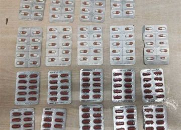 جمارك مطار الغردقة الدولي: إحباط محاولة تهريب أقراص مخدرة بحوزة راكب أجنبي