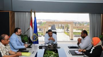 محافظ أسوان: نعمل على الارتقاء بمستوى الخدمات بمنظومة التأمين الصحي الشامل