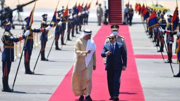 مصر والإمارات.. تحالف الأخوة والاستقرار ومحلل: زيارة أخوية تؤكد التشاور المستمر
