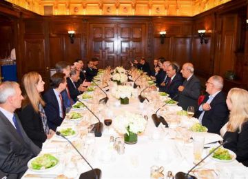 وزير الخارجية يؤكد التزام مصر بأن تظل شريكا موثوقا للمستثمرين الأمريكيين