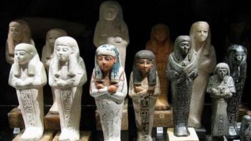 4 تماثيل و3 آلاف دولار.. سقوط عصابة النصب على مهووسي شراء الآثار بأكتوبر 4 تماثيل و3 آلاف دولار.. سقوط عصابة النصب على مهووسي شراء الآثار بأكتوبر