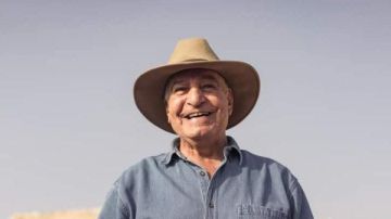 أسورة الملك بسوسنس راحت فين؟.. زاهي حواس: سرقات الآثار تحدث في العالم أسورة الملك بسوسنس راحت فين؟.. زاهي حواس: سرقات الآثار تحدث في العالم