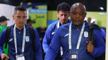 أول رد فعل من موسيماني على أنباء عودته لتدريب الأهلي