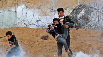 الاحتلال يفتح النار على عائلة فلسطينية من 5 أفراد بينهم أطفال في طوباس