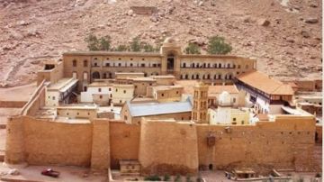 سفير مصر باليونان: مصر حارس دير سانت كاترين وغير معقول التشكيك بدورها في حمايته