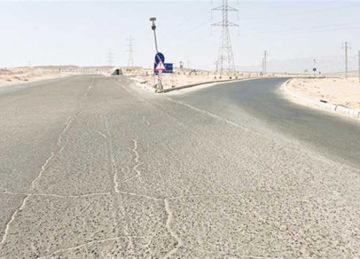 طريق خليج مكادي بالبحر الأحمر يعاني من الإهمال
