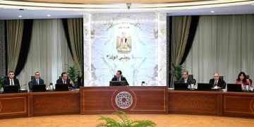 رئيس الوزراء المصري يتابع جهود توفير الأدوية والمستلزمات الطبية رئيس الوزراء المصري يتابع جهود توفير الأدوية والمستلزمات الطبية