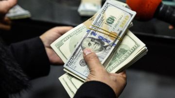 رقم قياسي جديد المصريون بالخارج يرسلون 3.8 مليار دولار في يوليو وحده.. تفاصيل