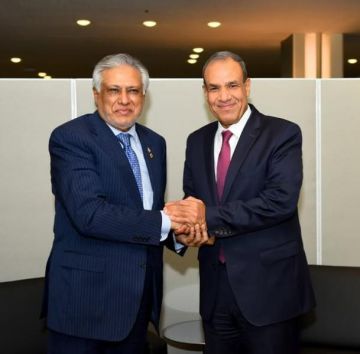 وزير الخارجية يلتقي نظيره الباكستاني على هامش فعاليات الشق رفيع المستوي للجمعية العامة وزير الخارجية يلتقي نظيره الباكستاني على هامش فعاليات الشق رفيع المستوي للجمعية العامة