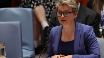 وزيرة الخارجية البريطانية: المجتمع الدولي يقترب من التوصل إلى اتفاق سلام بشأن غـــزة