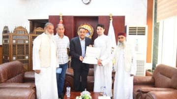 أعاد 45 ألف جنيه عثر عليها عقب حادث القطار.. محافظ مطروح يكرم أحد شباب الضبعة