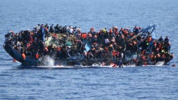 انتشال جثث 19 شخصا بعد غرق قارب مطاطي قرب سواحل ليبيا