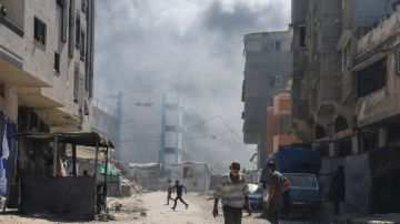 طائرات الاحتلال تقصف مربعا سكنيا في محيط مسجد السوسي في غزة طائرات الاحتلال تقصف مربعا سكنيا في محيط مسجد السوسي في غزة