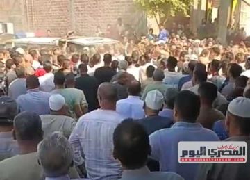 مأساة أسرة حادث البحيرة.. الأب كان قادما لعزاء عمه والزوجة حامل والابن توفي بالمستشفي مأساة أسرة حادث البحيرة.. الأب كان قادما لعزاء عمه والزوجة حامل والابن توفي بالمستشفي