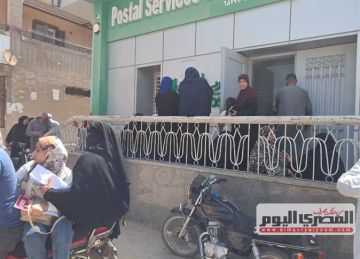 عطل فني يضرب شبكات البريد مع بداية الشهر وتكدس أصحاب المعاشات أمام المكاتب في كفرالشيخ