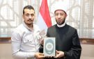 وزير الأوقاف يستقبل نجل الشهيد خالد عبد العال - eg