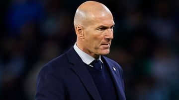 اتحاد كرة القدم يبدأ مفاوضات مع زيدان لتولي تدريب منتخب فرنسا