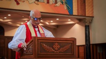 رئيس الأساقفة يعطي تصريحا لقساوسة وتثبيت أعضاء جدد بالخدمة السودانية صور