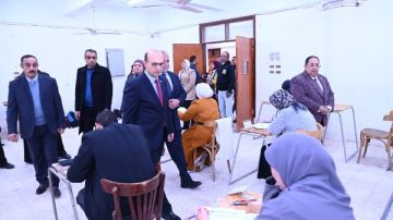 رئيس جامعة أسيوط يتابع انطلاق الامتحانات بمعهد بحوث البيولوجيا