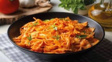 المعكرونة التركية تسيطر على السوشيال ميديا.. وصفة سهلة ولذيذة تشعل الترند المعكرونة التركية تسيطر على السوشيال ميديا.. وصفة سهلة ولذيذة تشعل الترند