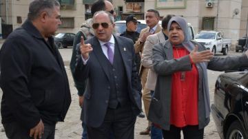 خلال تفقده الحي الإماراتي جنوب بورسعيد.. حبشي يشدد على إزالة الإشغالات والتعديات بالحي