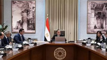 رئيس الوزراء يتابع عددا من ملفات العمل مع وزير الإسكان