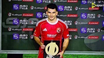 زيزو يتوج بجائزة رجل مباراة الأهلي ووادي دجلة