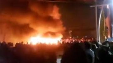 وسط تصاعد الاحتجاجات.. حريق ضخم في مبنى التلفزيون الإيراني فيديو