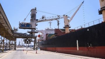 تداول 19 ألف طن بضائع بموانئ البحر الأحمر