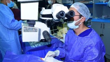 جهود مكثفة ونجاحات متتالية لقسم العيون بمستشفي سوهاج الجامعي.. إجراء 85 عملية مياه بيضاء خلال يوم جهود مكثفة ونجاحات متتالية لقسم العيون بمستشفي سوهاج الجامعي.. إجراء 85 عملية مياه بيضاء خلال يوم