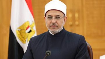 سلامة داود ومحافظ الفيوم يضعان حجر أساس فرع جامعة الأزهر بالفيوم سلامة داود ومحافظ الفيوم يضعان حجر أساس فرع جامعة الأزهر بالفيوم