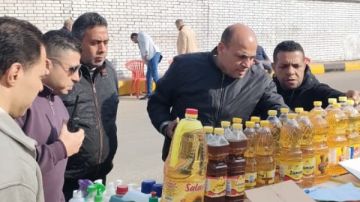 محافظ الجيزة يتابع انتظام تشغيل سوق اليوم الواحد بشارع الصوامع بحي إمبابة محافظ الجيزة يتابع انتظام تشغيل سوق اليوم الواحد بشارع الصوامع بحي إمبابة