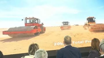 رئيس الوزراء يشهد فيلما تسجيليا حول مشروع اوبيليسك للطاقة الشمسية بطاقة 500 ميجاوات