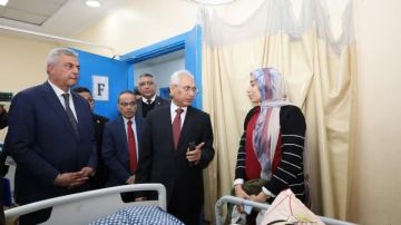 رئيس جامعة المنيا يتفقد مستشفيات الاستقبال والطوارئ والكبد الجامعي