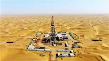 عجيبة للبترول تنجح في حفر بئرين جديدتين في الصحراء الغربية