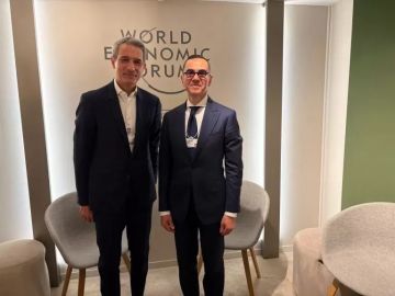 وزير الاستثمار يلتقي مسؤولي شركة سان جوبان في قمة دافوس لتعزيز الاستثمارات في مصر وزير الاستثمار يلتقي مسؤولي شركة سان جوبان في قمة دافوس لتعزيز الاستثمارات في مصر