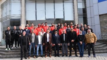 وزير الرياضة يحفز لاعبي منتخب مصر لكرة اليد قبل المشاركة بأمم أفريقيا