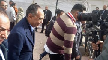 وصول هاني سري الدين إلى مقر الوفد للإدلاء بصوته في انتخابات رئاسة الحزب.. صور