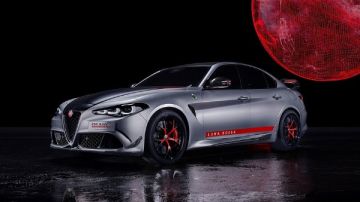 10 نسخ فقط.. الفاروميو جوليا تقدم QV لونا روسا الجديدة صور