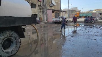 اضطراب حالة الطقس.. تكثيف أعمال سحب مياه الأمطار من شوارع ومناطق زهور بورسعيد