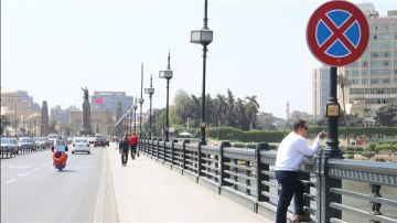 المسطحات المائية تنقذ شخصا قفز من أعلى كوبري قصر النيل بسبب خلافات عائلية