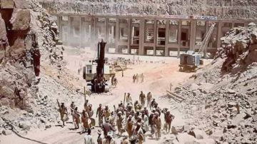 حصن الأمان للمصريين.. 66 عاما على وضع حجر الأساس لـ السد العالي حصن الأمان للمصريين.. 66 عاما على وضع حجر الأساس لـ السد العالي