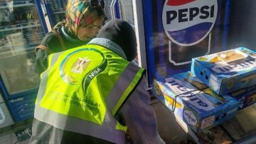 رئيس مدينة بورفؤاد يتابع حملات هيئة سلامة الغذاء المكبرة وإدارة التموين والتجارة الداخلية رئيس مدينة بورفؤاد يتابع حملات هيئة سلامة الغذاء المكبرة وإدارة التموين والتجارة الداخلية