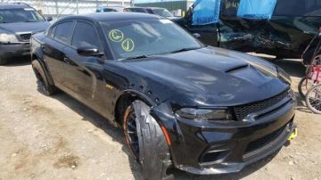 لهواة الفخامة.. مزاد سيارات فاخرة جديد في مصر