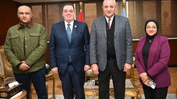 محافظ الغربية يبحث مع مساعد وزير الصحة تطبيق التحول الرقمي بالمستشفيات محافظ الغربية يبحث مع مساعد وزير الصحة تطبيق التحول الرقمي بالمستشفيات